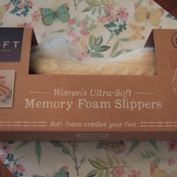 LOFT LIVING MEMORY FOAM SLIPPERS SIZE S/M - Picture 3 of 6